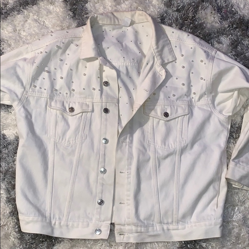 Women’s white jean jacket with pearls